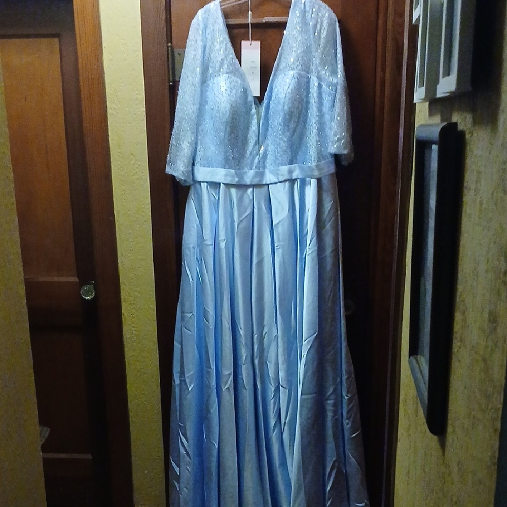 Elegant Blue Evening Gown